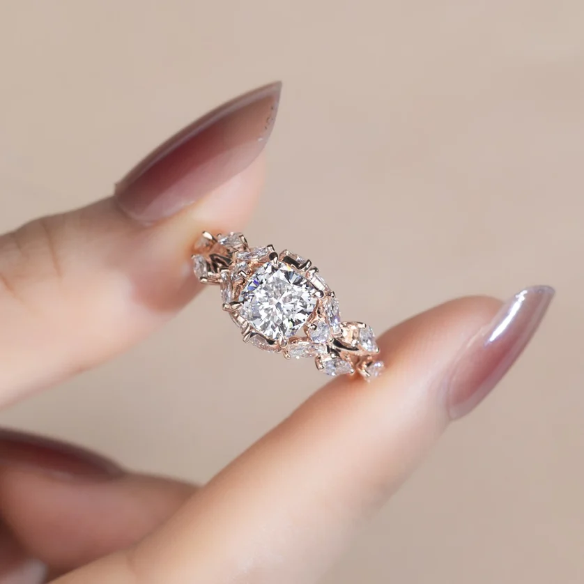 Messi Jewelry 18k 1ct Cushion Cut  Lab Diamond Women Jewelry Ring Luxury  Engagement Ring  Style