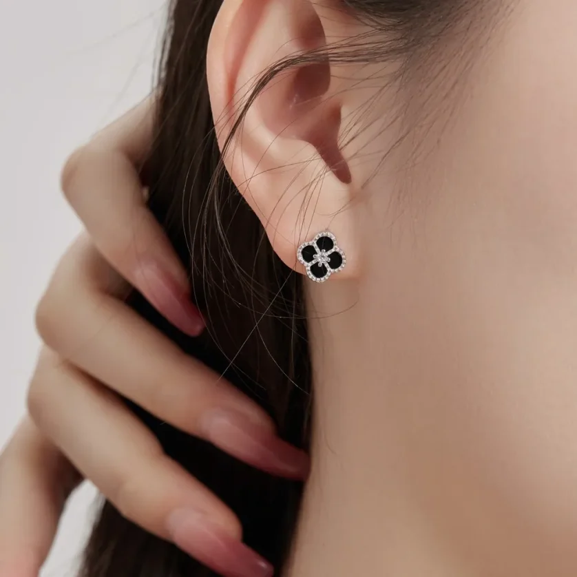 High Quality Trending Design 925 Sterling Silver Black Clover Earrings Jewelry Women Diamond Cubic Zirconia Earring Manufacturer - Image 3