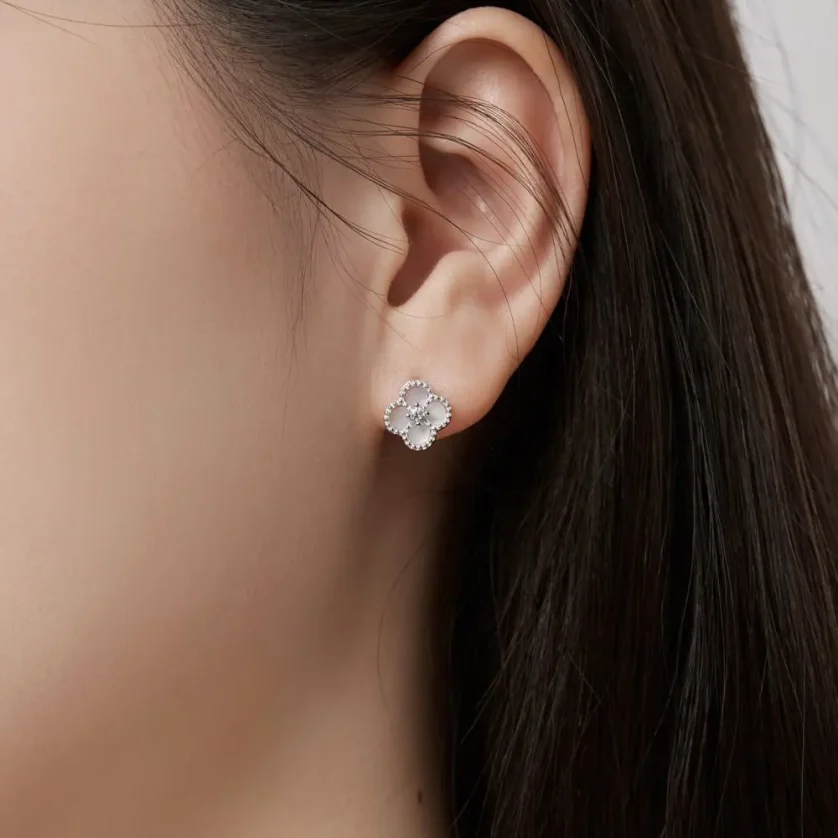 High Quality Trending Design 925 Sterling Silver Black Clover Earrings Jewelry Women Diamond Cubic Zirconia Earring Manufacturer - Image 4
